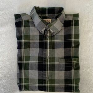 Filson Button Down Plaid Woven Shirt. 100%Cotton, men’s size S. Like new!